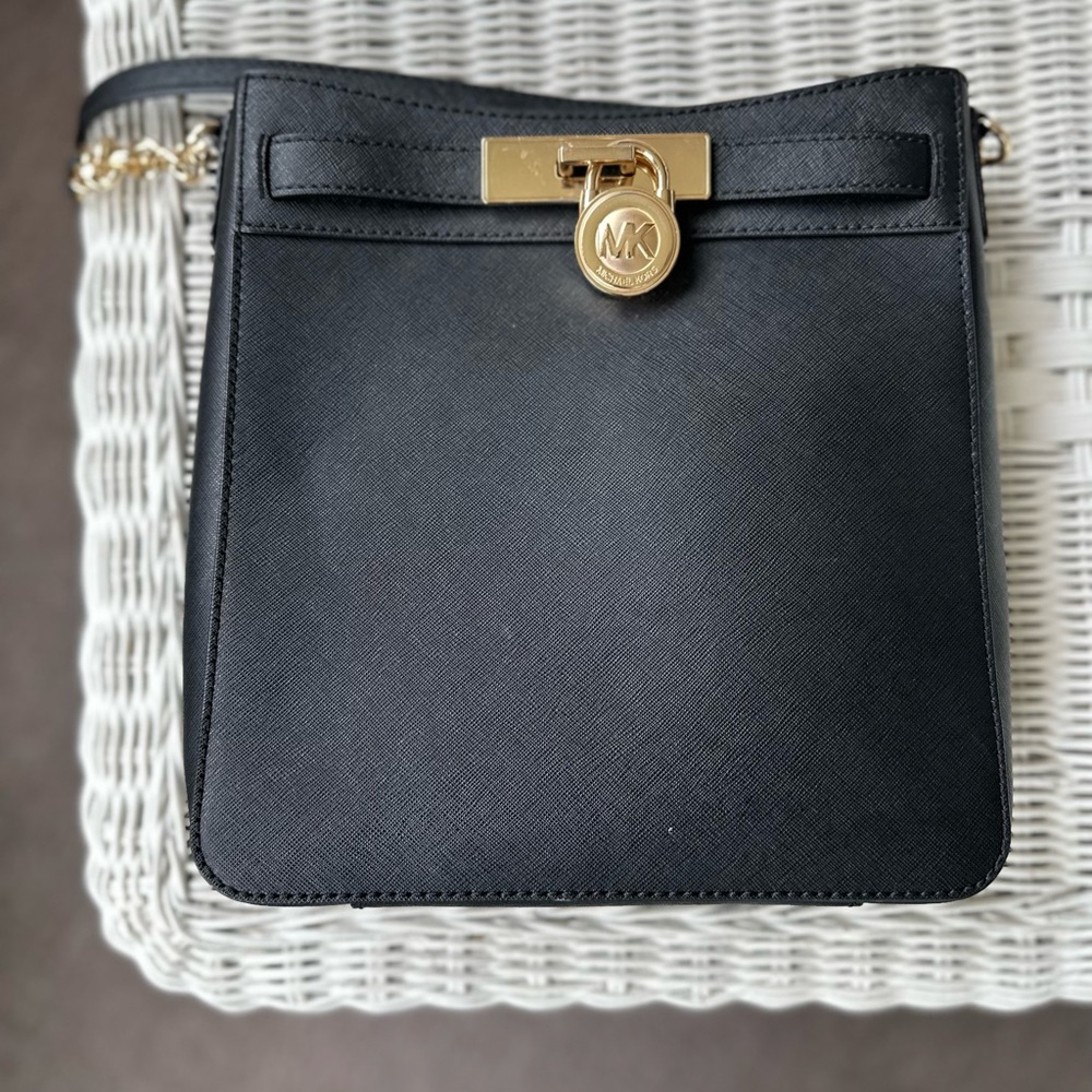 Like new Michael Kors crossbody